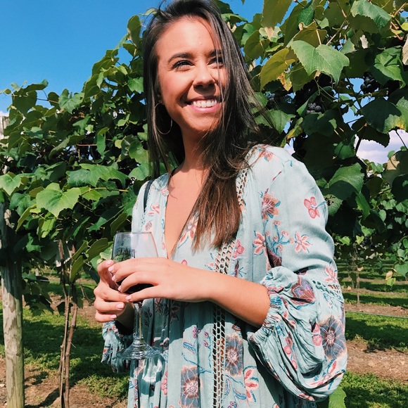 Meet your Posher, Rachel - Picture 1 of 1